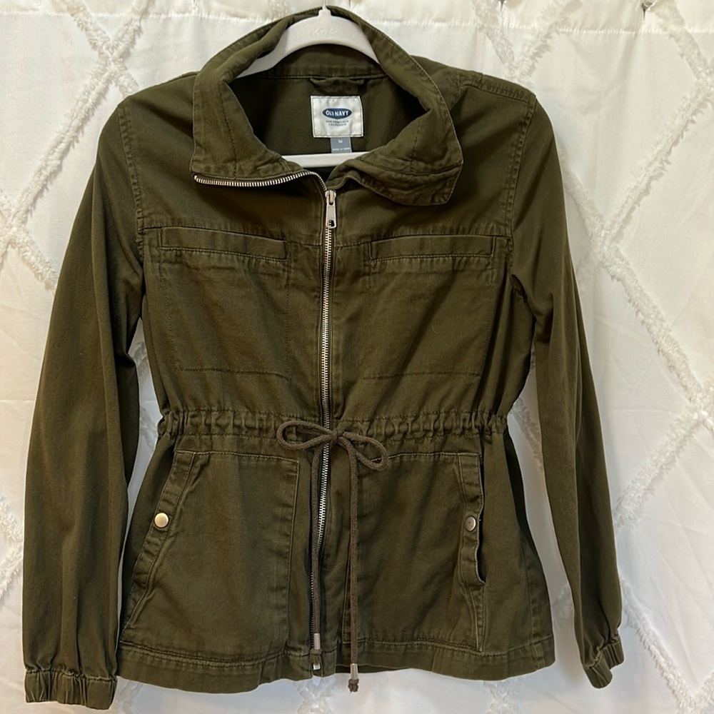 Army green Old Navy jacket, adjustable cinch waist, slightly worn but looks new.